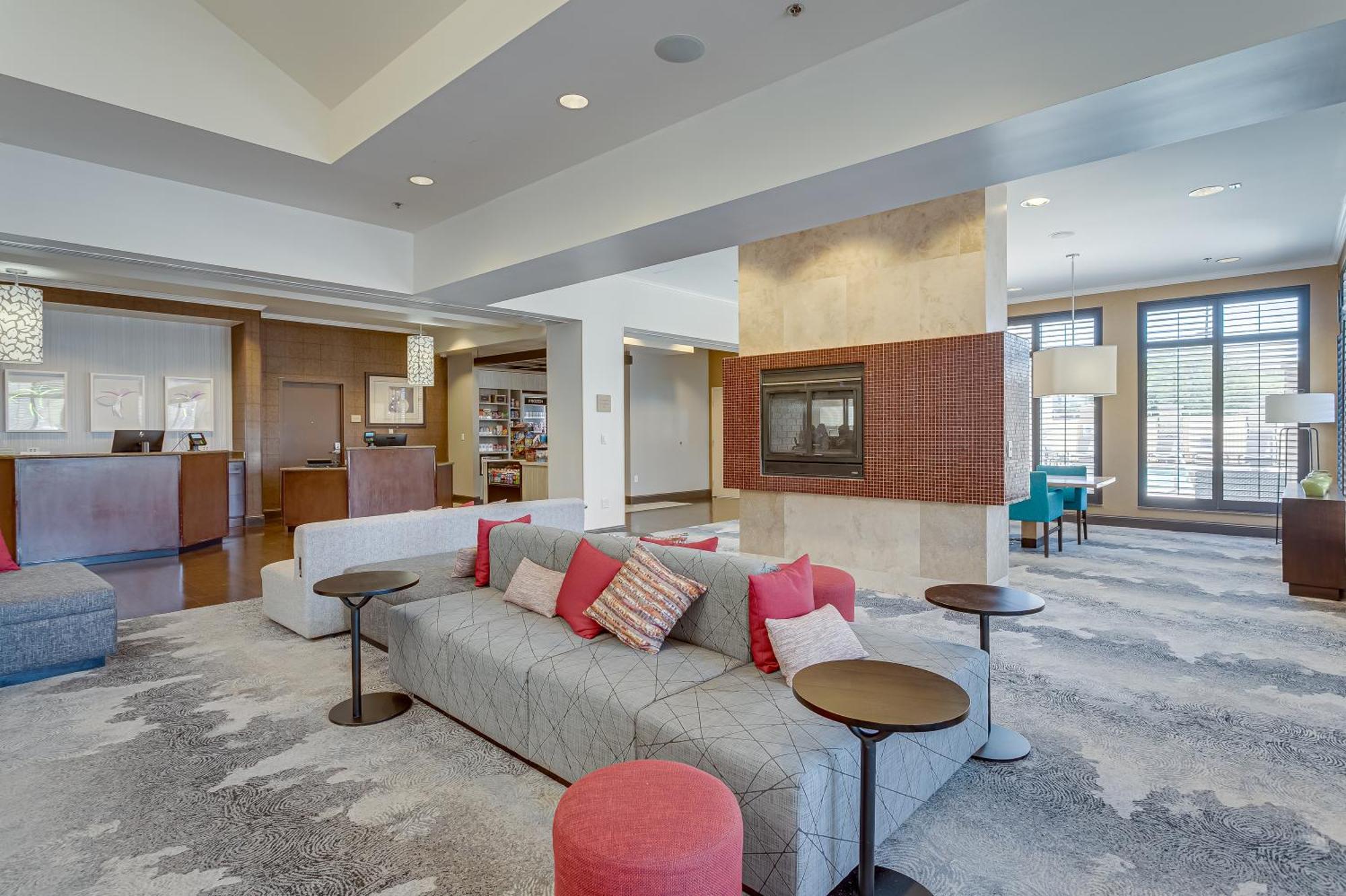 Hilton Garden Inn Phoenix Airport North Екстериор снимка